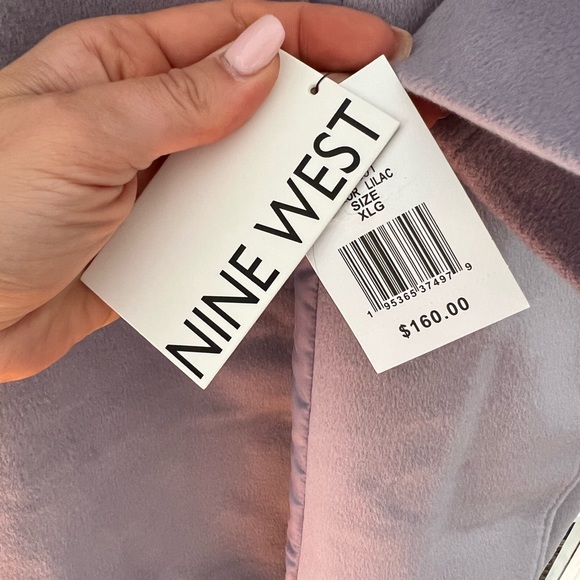 NWT beautiful Lilac size XL with two pockets in front - Picture 3 of 7